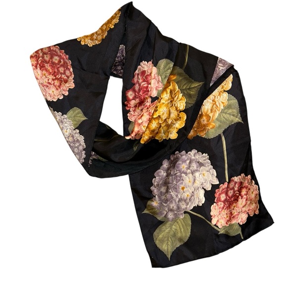 Echo vintage silk rich black hydrangeas oblong scarf NEW NWT - Picture 3 of 4